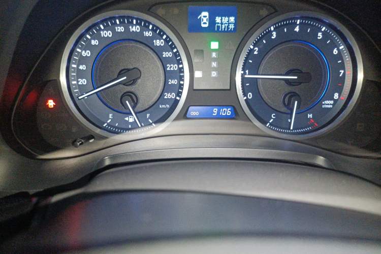 Used Lexus IS 2011 250 Elite Edition Odometer Close Up