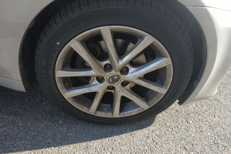 Used Lexus IS 2011 250 Sport Edition Right Front Wheel Hub