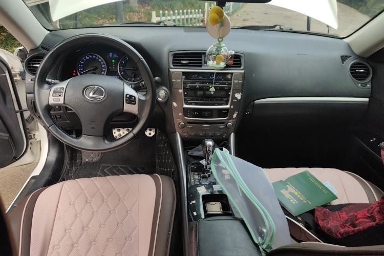 Used Lexus IS 2011 250 Elite Edition Center Console
