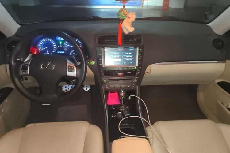 Used Lexus IS 2011 250 Sport Edition Center Console