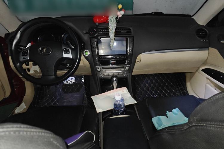 Used Lexus IS 2011 250 Sport Edition Center Console