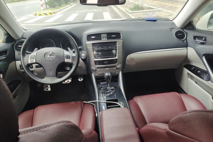Used Lexus IS 2011 250 Sport Edition Center Console