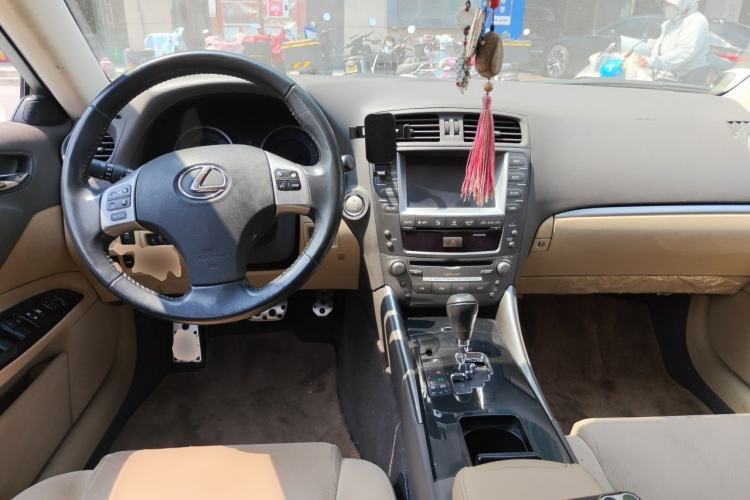 Used Lexus IS 2011 250 Elite Edition Center Console