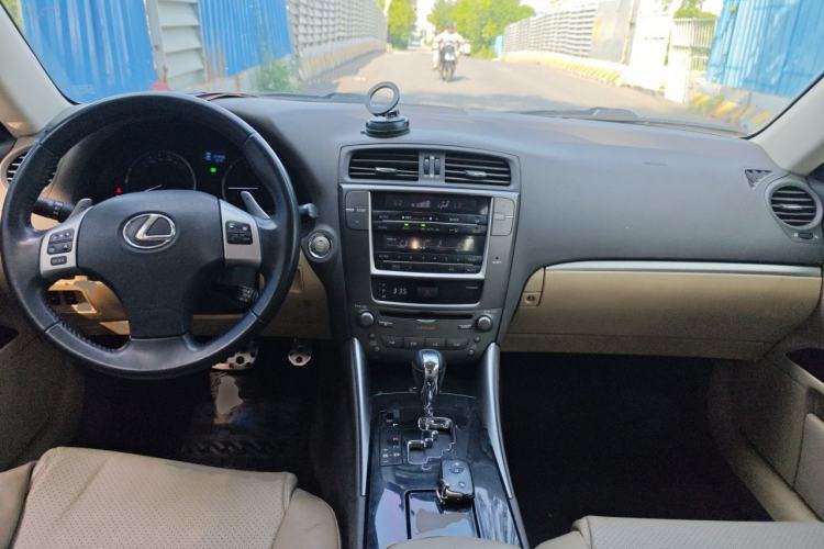 Used Lexus IS 2011 250 Sport Edition Center Console