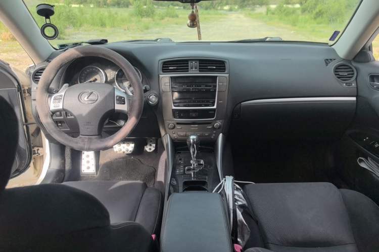Used Lexus IS 2011 250 Sport Edition Center Console
