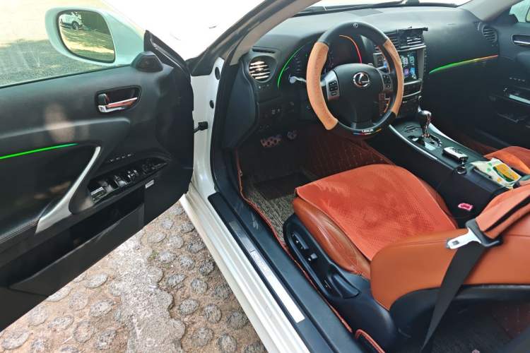 Used Lexus IS 2011 250C Driver Seat
