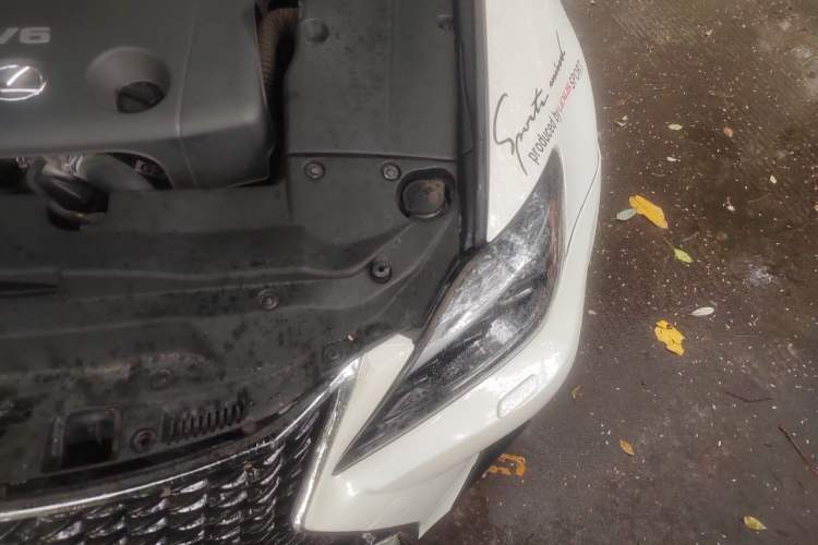 Used Lexus IS 2011 250C Engine Bay Left