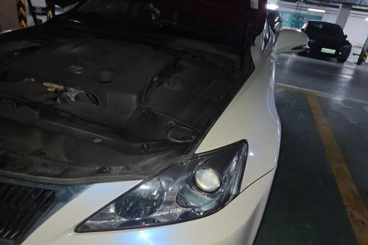 Used Lexus IS 2011 250 Sport Edition Engine Bay Left