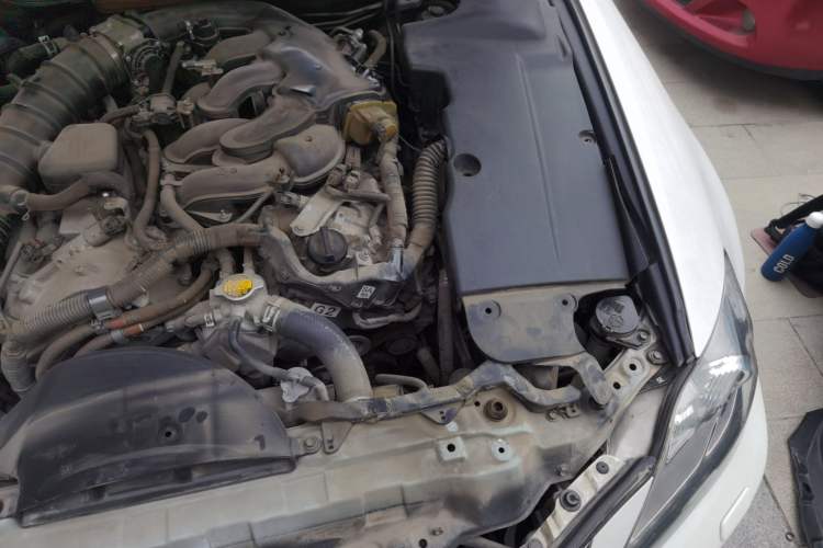 Used Lexus IS 2011 250C Engine Bay Left