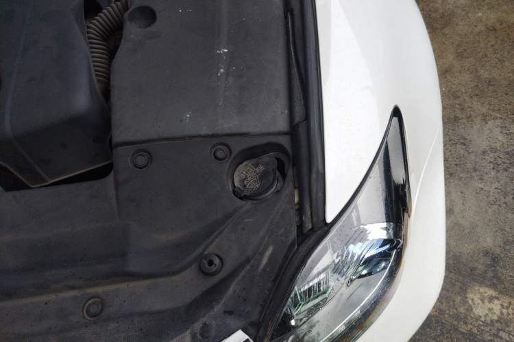 Used Lexus IS 2011 250C Engine Bay Left