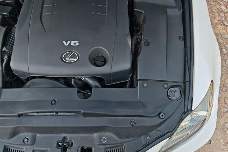 Used Lexus IS 2011 250C Engine Bay Left