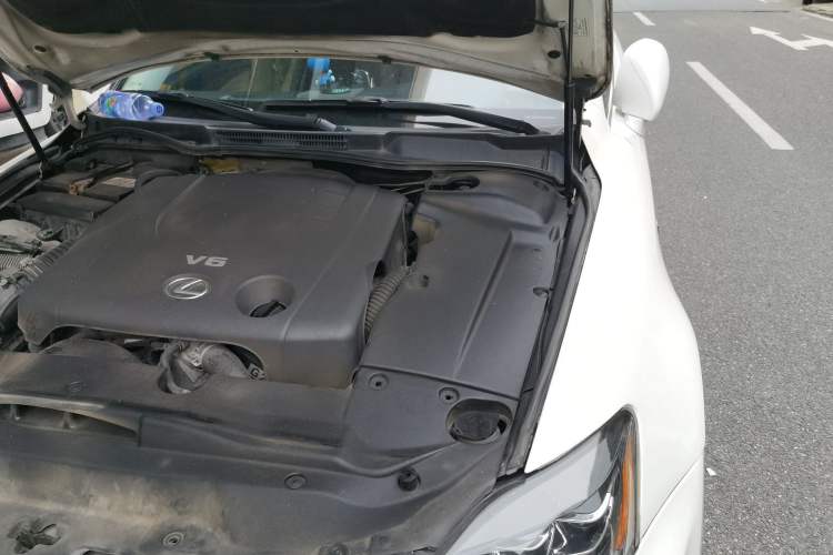 Used Lexus IS 2011 250 Sport Edition Engine Bay Left