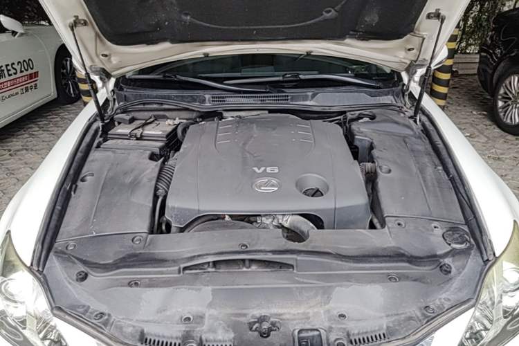 Used Lexus IS 2011 250 Sport Edition Engine Bay
