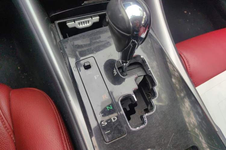 Used Lexus IS 2011 250 Sport Edition Gear Lever