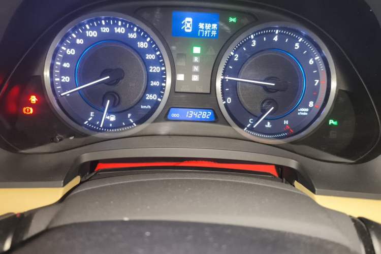 Used Lexus IS 2011 250 Sport Edition Odometer Close Up