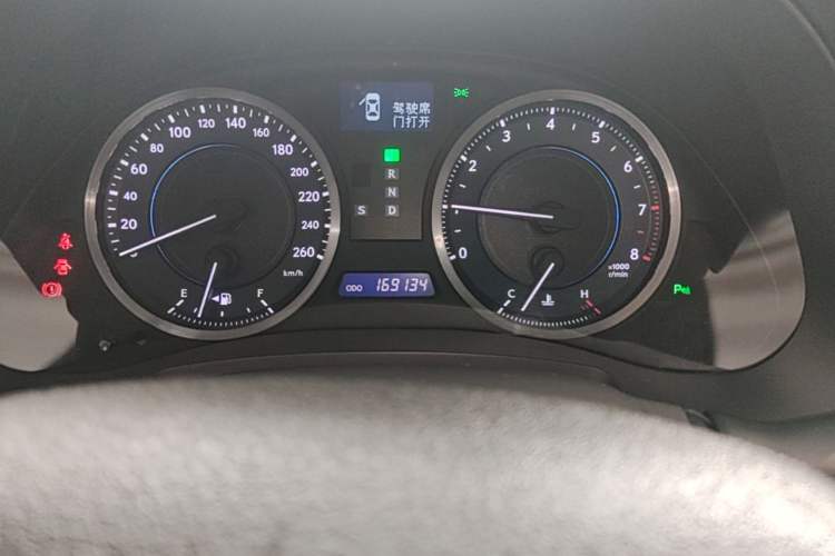 Used Lexus IS 2011 250 Sport Edition Odometer Close Up