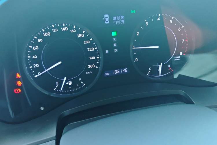 Used Lexus IS 2011 250C Odometer Close Up