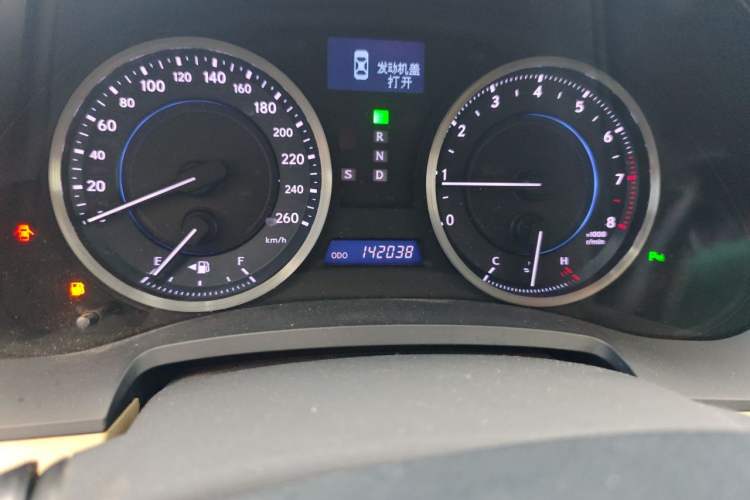 Used Lexus IS 2011 250 Sport Edition Odometer Close Up