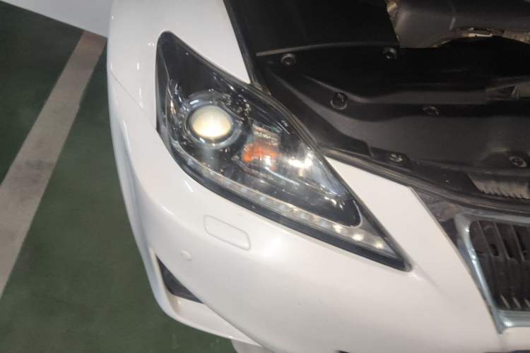 Used Lexus IS 2011 250 Windstorm Edition Right Front Headlight