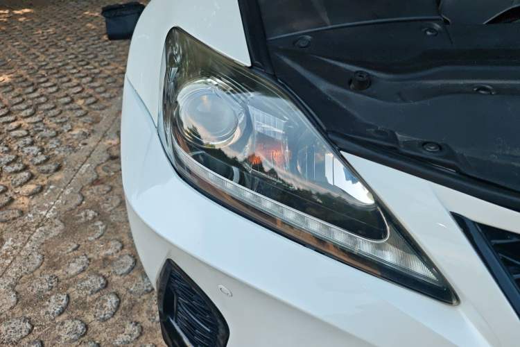 Used Lexus IS 2011 250C Right Front Headlight
