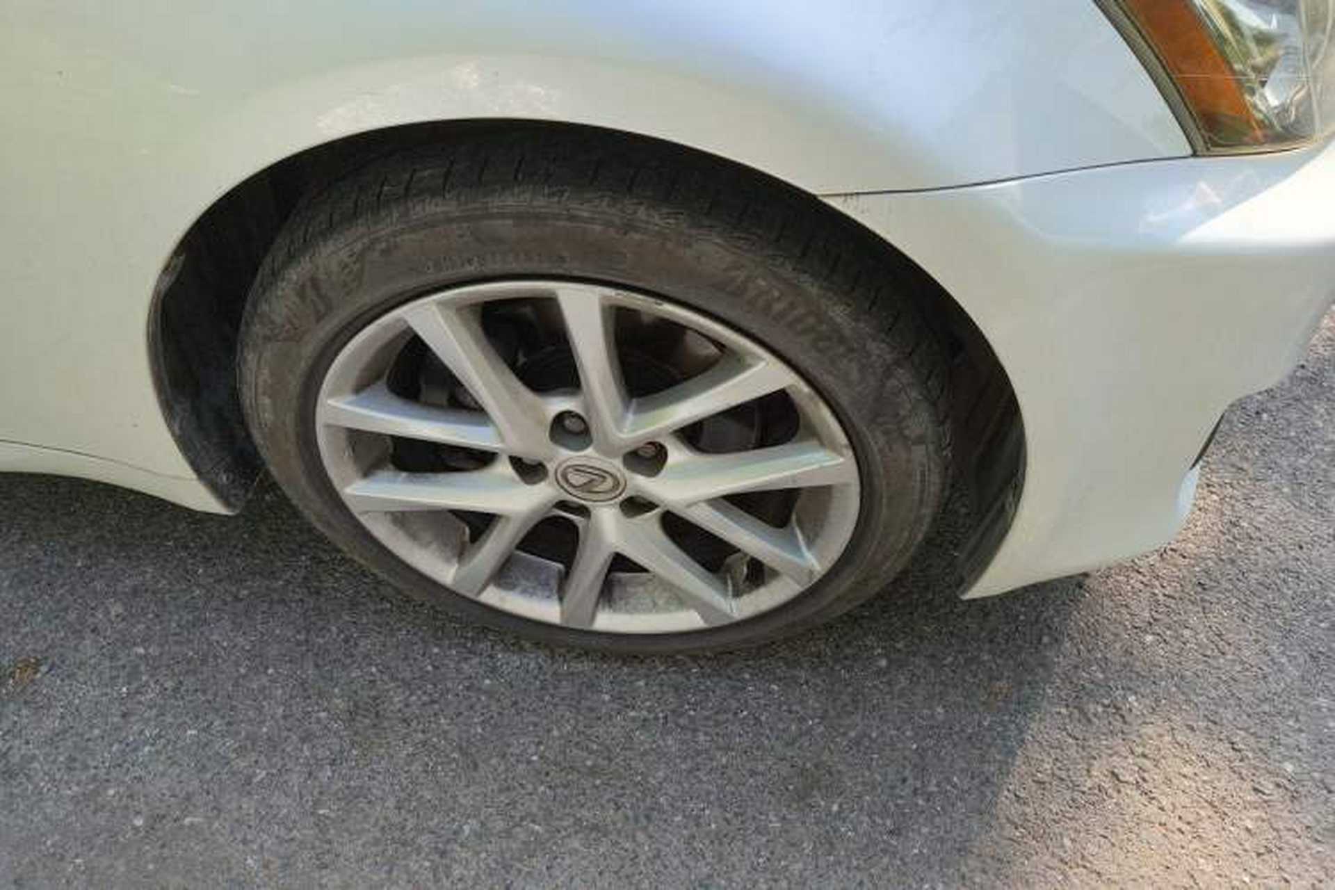 Used Lexus IS 2011 250 Sport Edition Right Front Wheel Hub
