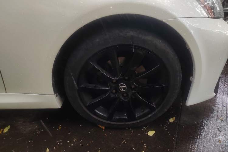 Used Lexus IS 2011 250C Right Front Wheel Hub