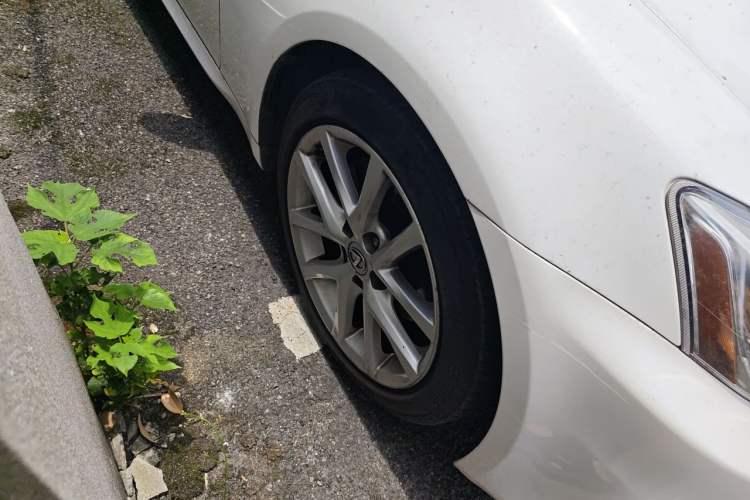 Used Lexus IS 2011 250 Sport Edition Right Front Wheel Hub