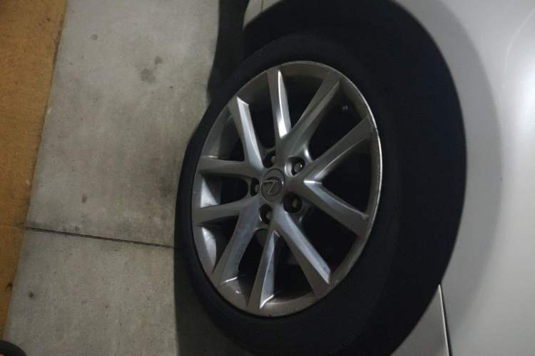 Used Lexus IS 2011 250 Sport Edition Right Front Wheel Hub