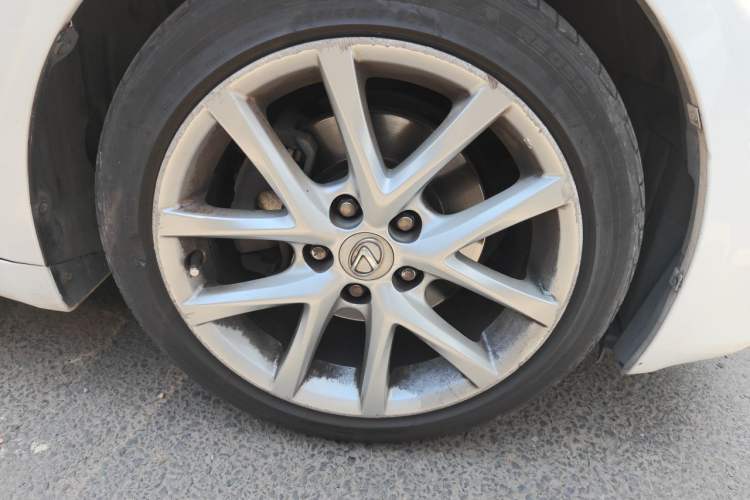 Used Lexus IS 2011 250 Elite Edition Right Front Wheel Hub
