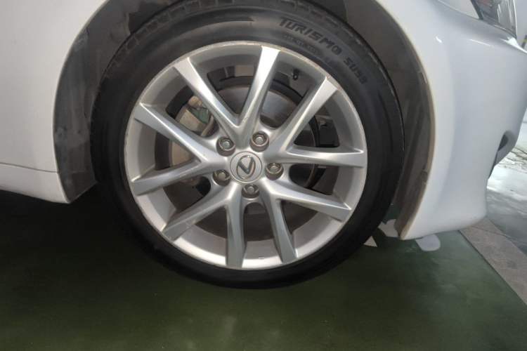 Used Lexus IS 2011 250 Windstorm Edition Right Front Wheel Hub