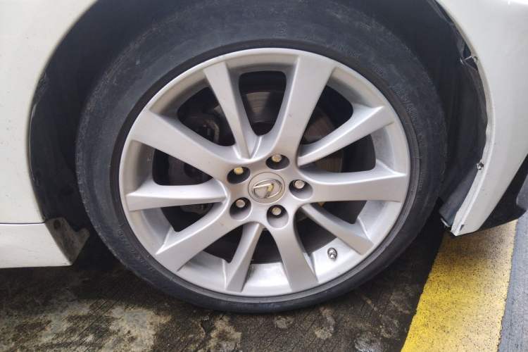 Used Lexus IS 2011 250C Right Front Wheel Hub