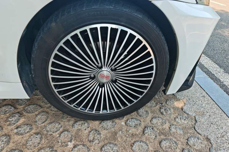 Used Lexus IS 2011 250C Right Front Wheel Hub