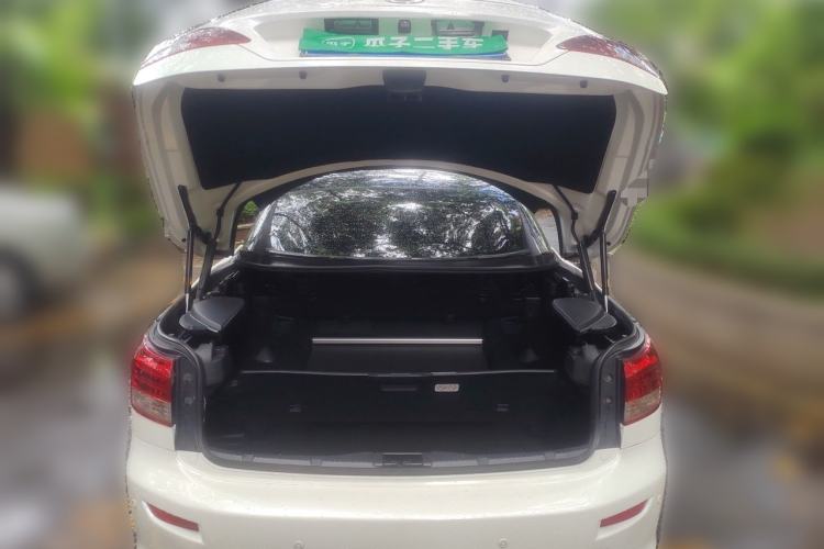 Used Lexus IS 2011 250C Trunk