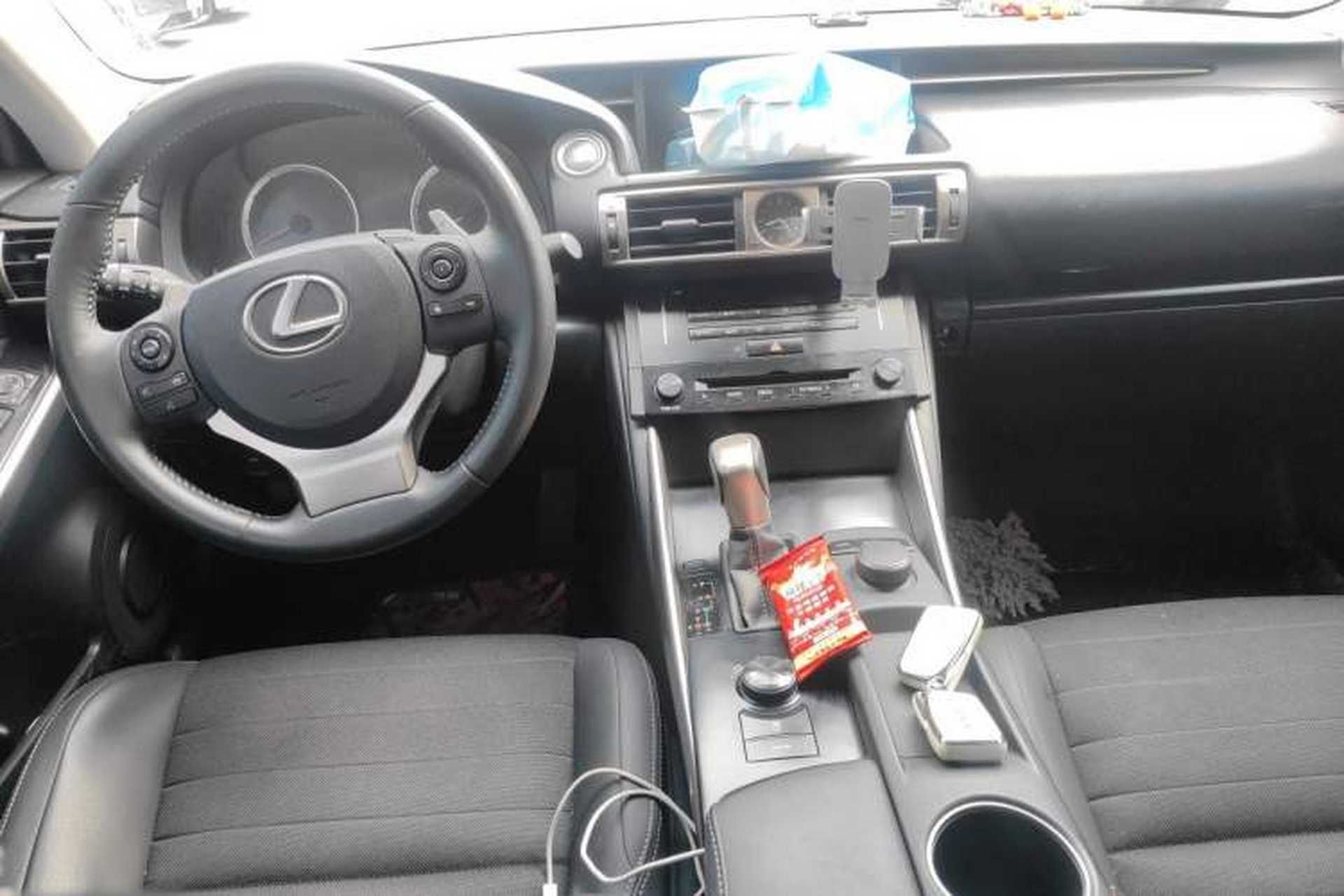 Used Lexus IS 2013 250 Leading Edition Center Console
