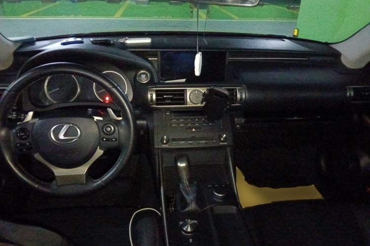 Used Lexus IS 2013 250 Leading Edition Center Console