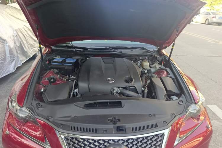 Used Lexus IS 2013 250 F SPORT Engine Bay