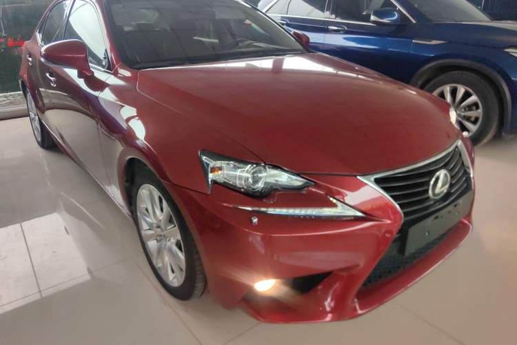 Used Lexus IS 2013 250 Leading Edition Front Right 45 Deg