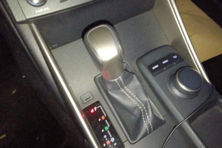 Used Lexus IS 2013 250 Leading Edition Gear Lever