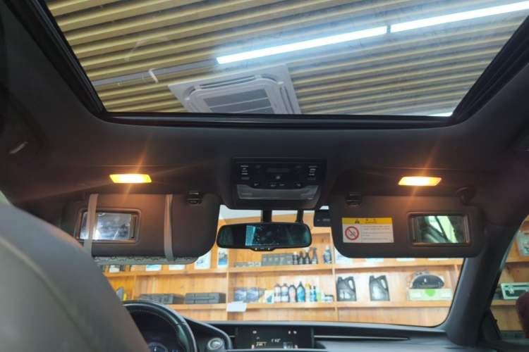 Used Lexus IS 2013 250 F SPORT Headliner