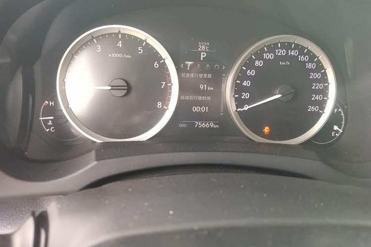 Used Lexus IS 2013 250 Leading Edition Odometer Close Up