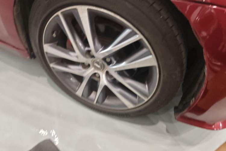 Used Lexus IS 2013 250 F SPORT Right Front Wheel Hub
