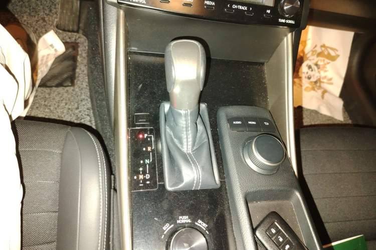 Used Lexus IS 2013 250 Leading Edition Gear Lever