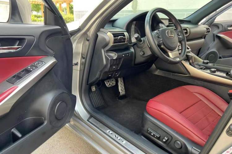 Used Lexus IS 2013 250 F SPORT Interior 3