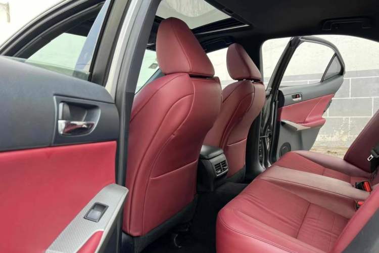 Used Lexus IS 2013 250 F SPORT Interior 4