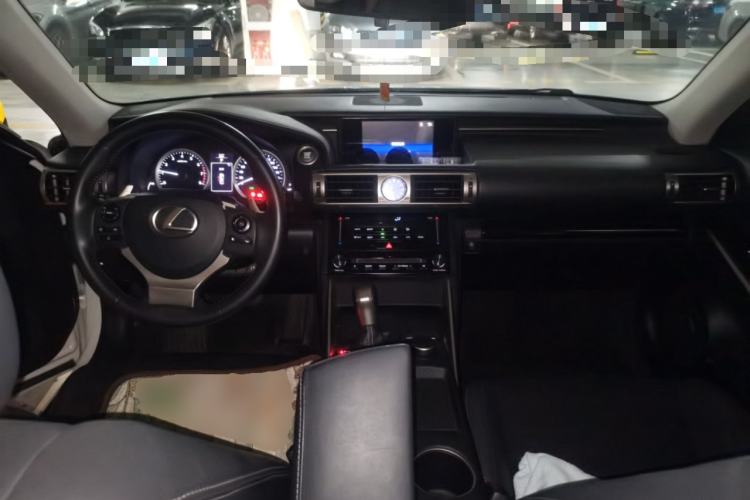Used Lexus IS 2013 250 Leading Edition Center Console