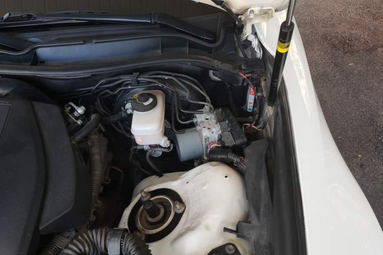 Used Lexus IS 2013 250 F SPORT Engine Bay Left