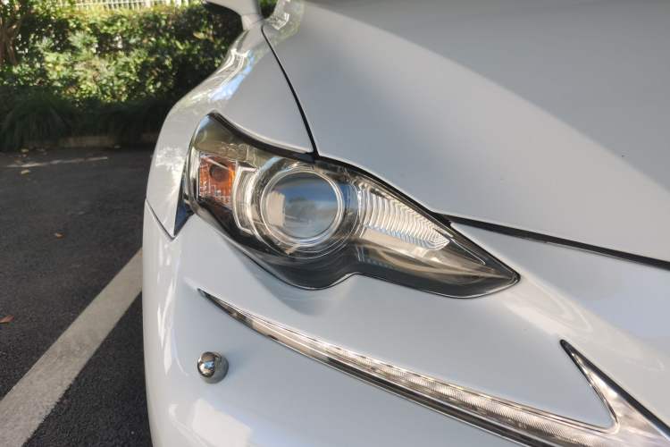 Used Lexus IS 2013 250 F SPORT Right Front Headlight