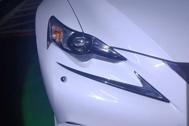 Used Lexus IS 2013 250 F SPORT Right Front Headlight