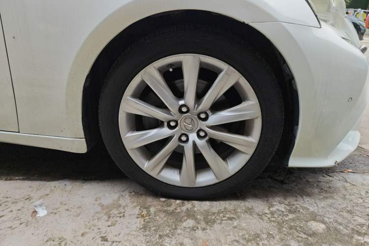 Used Lexus IS 2013 250 F SPORT Right Front Wheel Hub