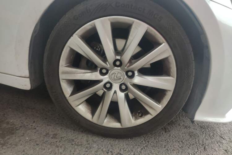 Used Lexus IS 2013 250 F SPORT Right Front Wheel Hub
